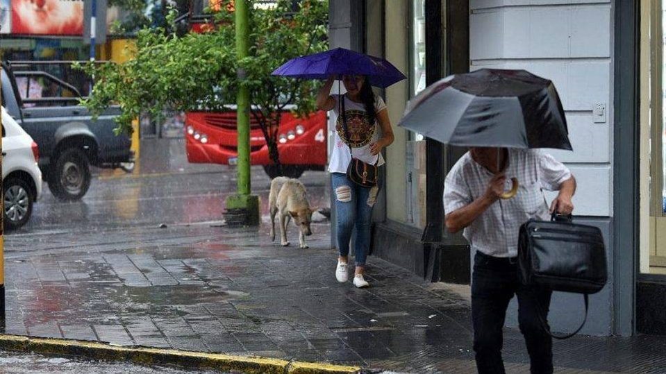 A Sacar Los Paraguas Tucum N Bajo Alerta Meteorol Gica Vove