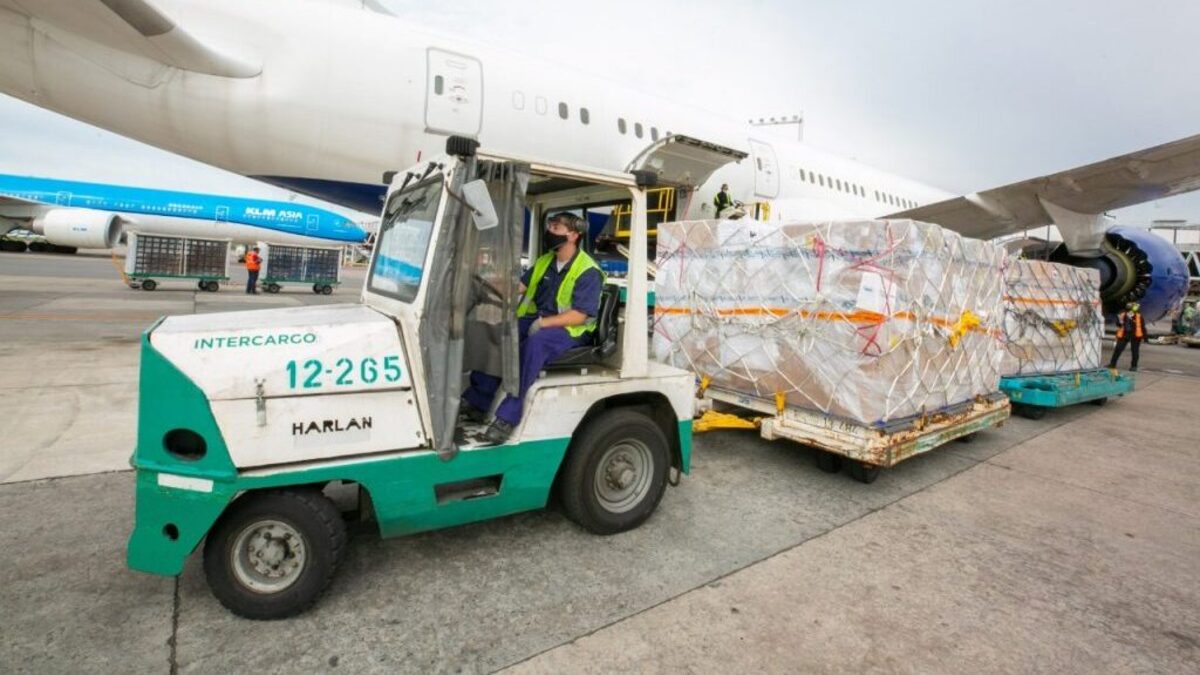 Comenzó el paro de aeronáuticos en todo el país cómo operan las