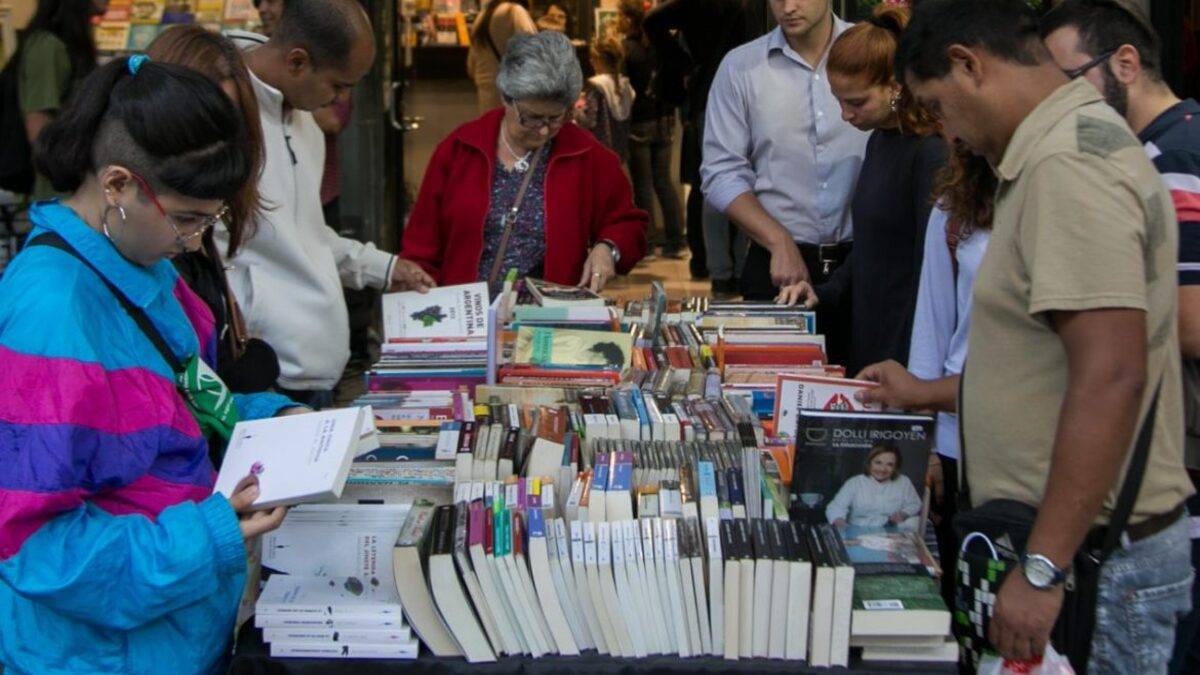 La Falta De Papel Y Los Aumentos Por La Inflación Ponen En Riesgo La ...