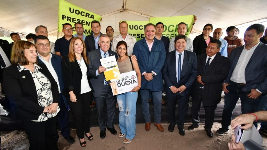 Entrega de casas Villa Mariano Moreno