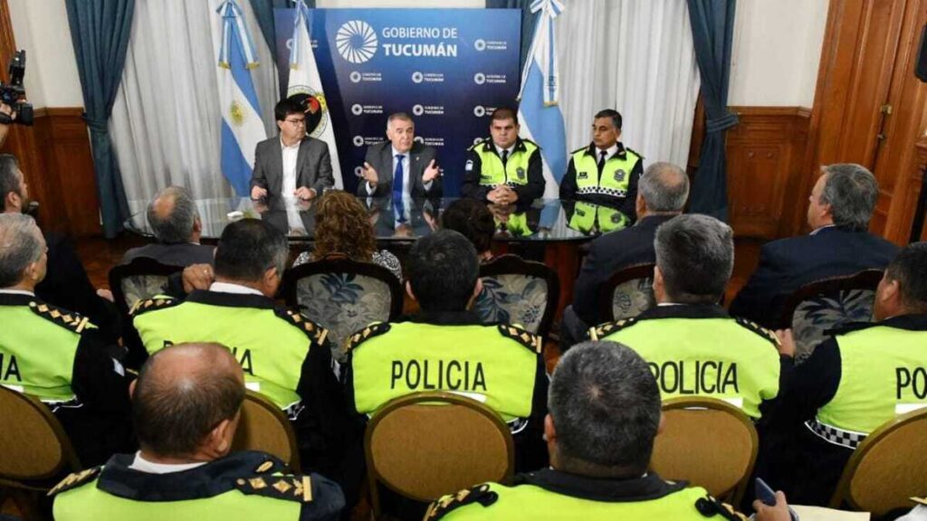 Policía